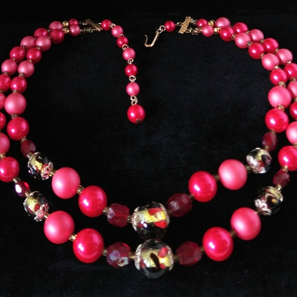 Vintage 2 Strand Choker in Fuschia